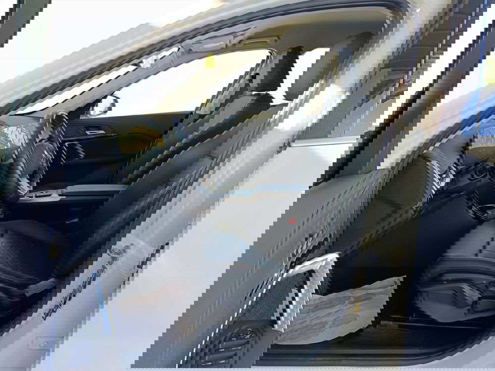 BMW iX1 usata a Ascoli Piceno (8)