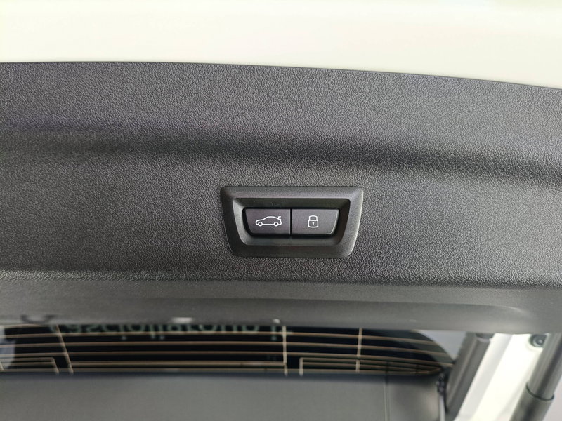 BMW iX1 usata a Ascoli Piceno (16)