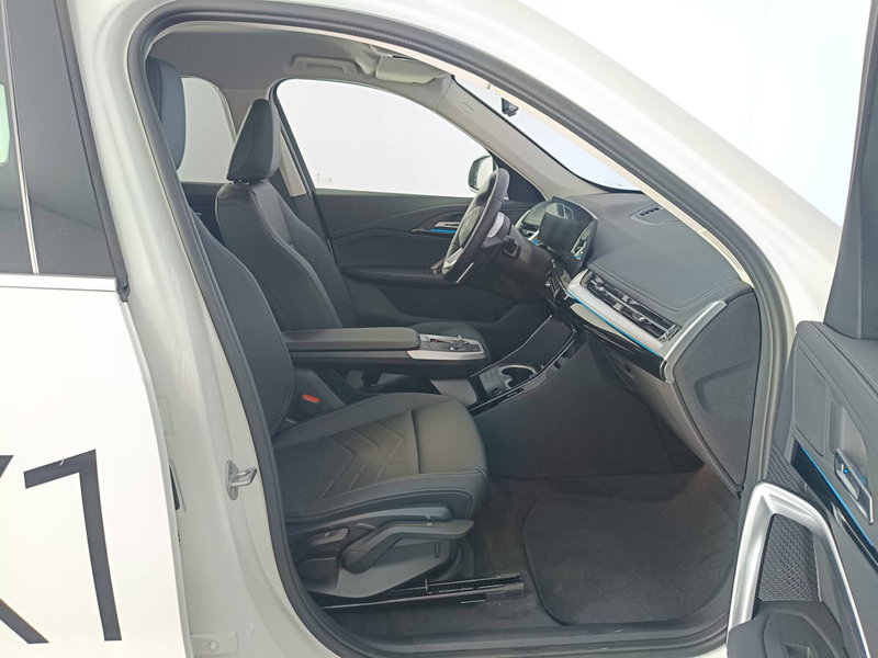 BMW iX1 usata a Ascoli Piceno (12)