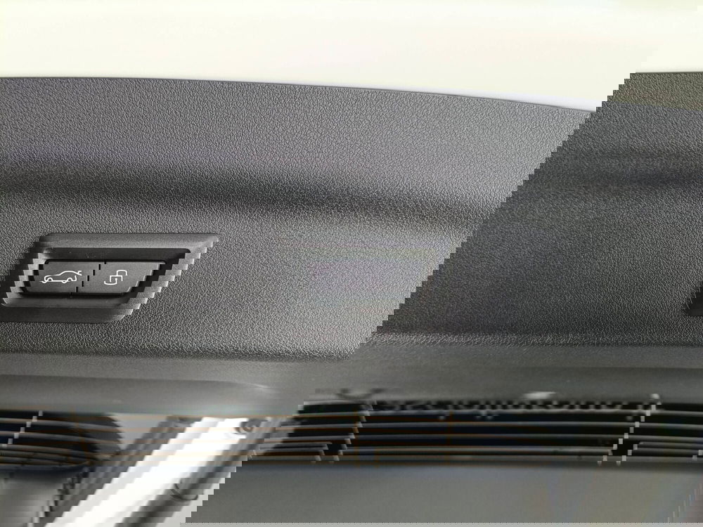 BMW iX1 usata a Ascoli Piceno (16)