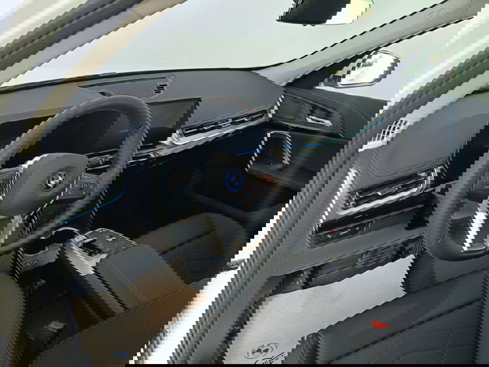 BMW iX1 usata a Ascoli Piceno (8)