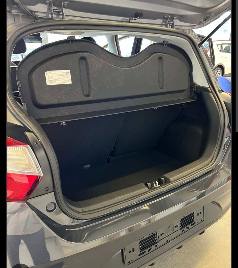 Hyundai i10 nuova a Palermo (2)