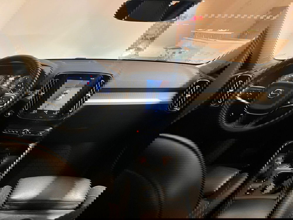 Volvo XC40 usata a Napoli (4)