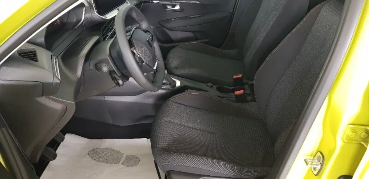 Peugeot 208 nuova a Pordenone (12)
