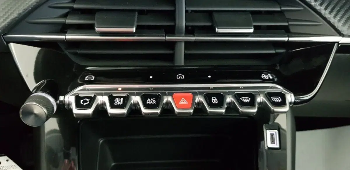 Peugeot 208 nuova a Pordenone (18)