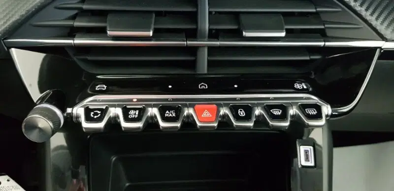Peugeot 208 nuova a Pordenone (18)
