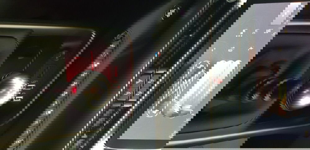 Jeep Avenger nuova a Pordenone (19)