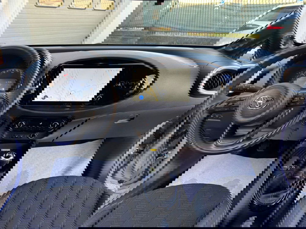 Toyota Aygo X usata a Como (7)