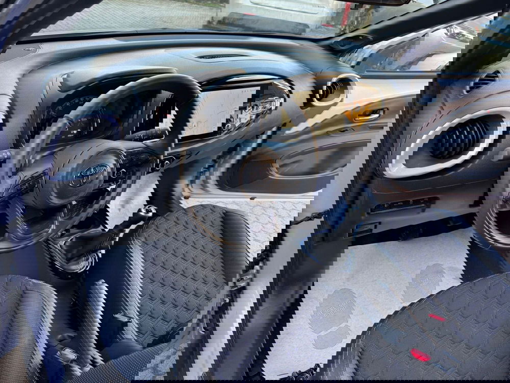 Toyota Aygo X usata a Como (9)