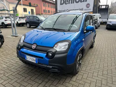 Fiat Panda Cross Cross 1.0 FireFly S&amp;S Hybrid del 2025 usata a Milano