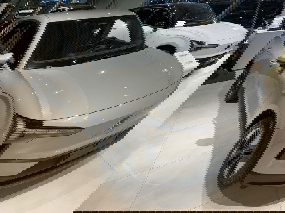 Volvo EX30 nuova a Ferrara (2)