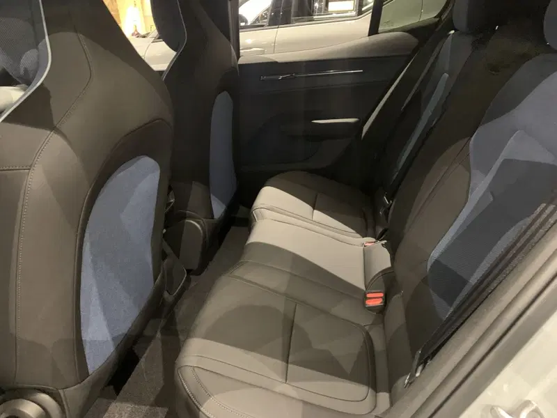 Volvo EX30 nuova a Ferrara (8)