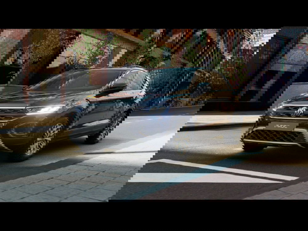 Volkswagen T-Roc nuova a Livorno