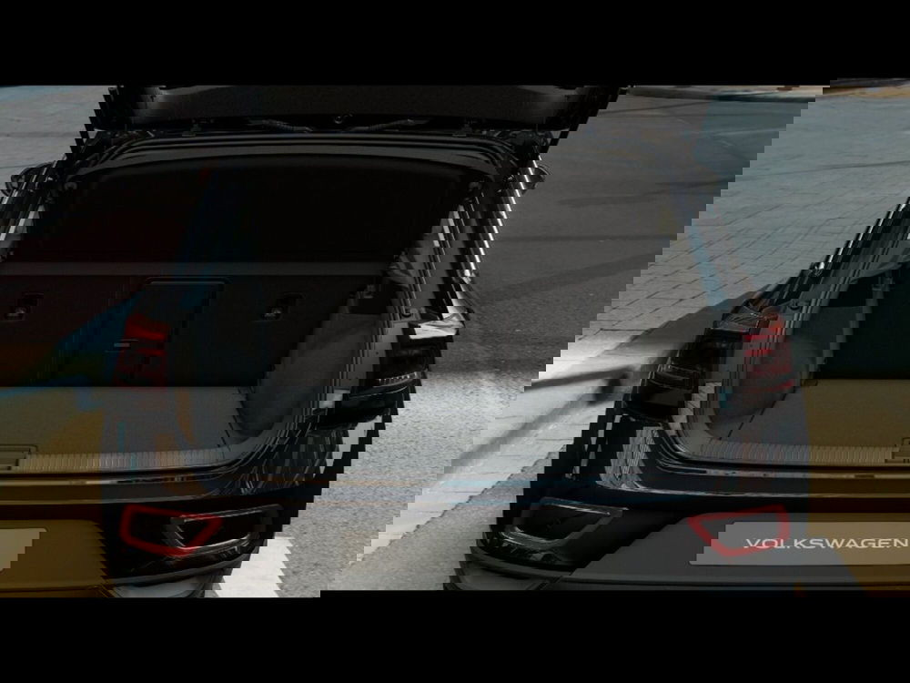 Volkswagen T-Roc nuova a Livorno (9)