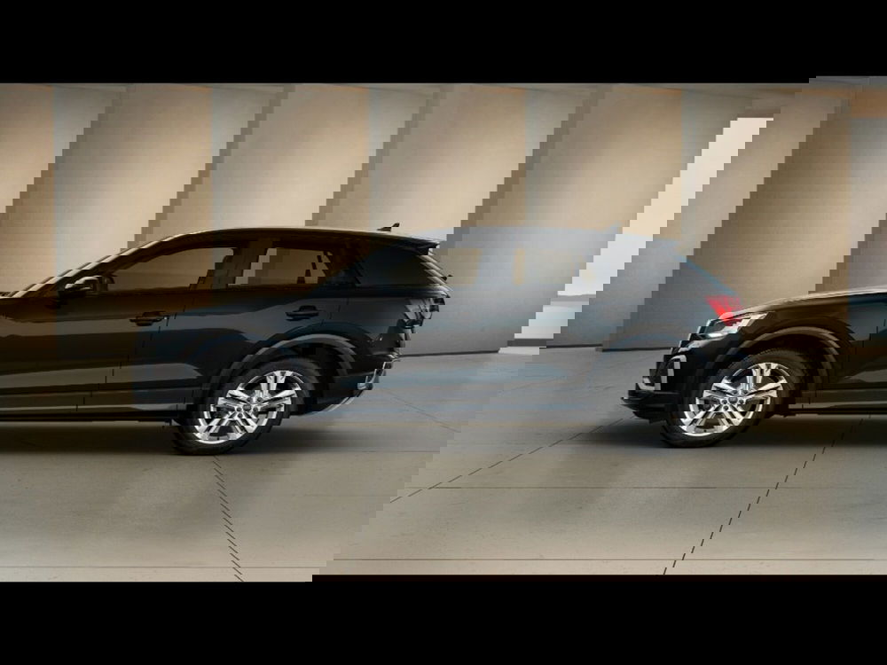 Audi Q2 nuova a Livorno (2)