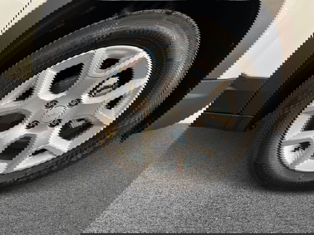 Jeep Avenger usata a Bari (6)