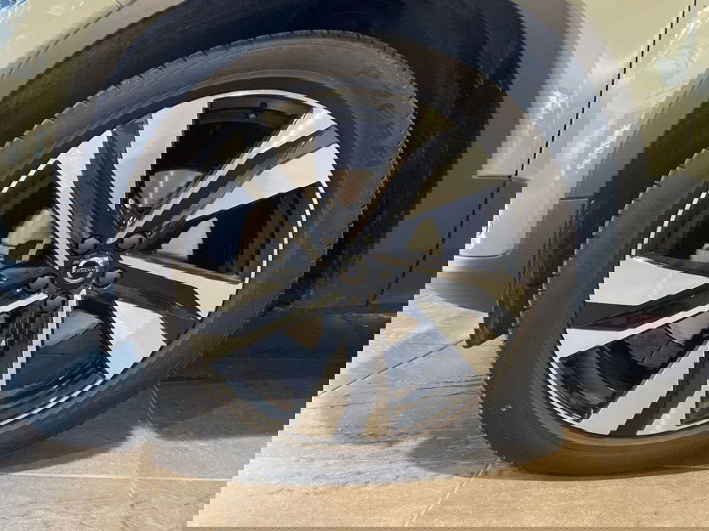 Volvo XC40 usata a Macerata (8)