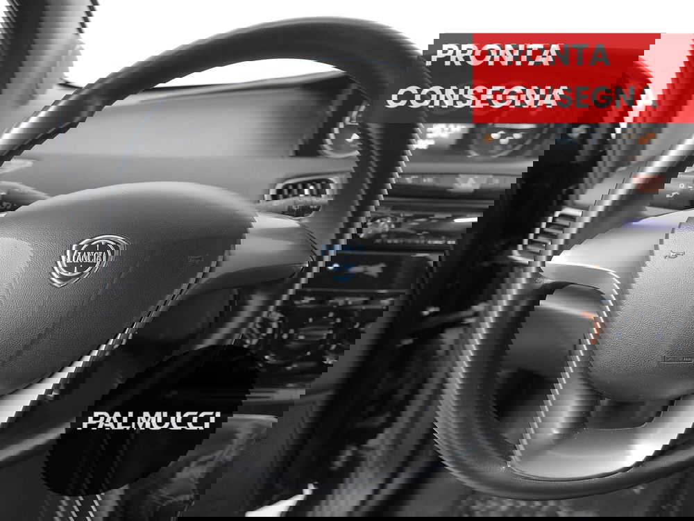 Lancia Ypsilon usata a Prato (13)