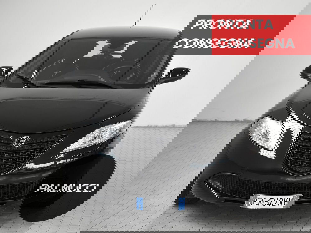 Lancia Ypsilon usata a Prato (2)