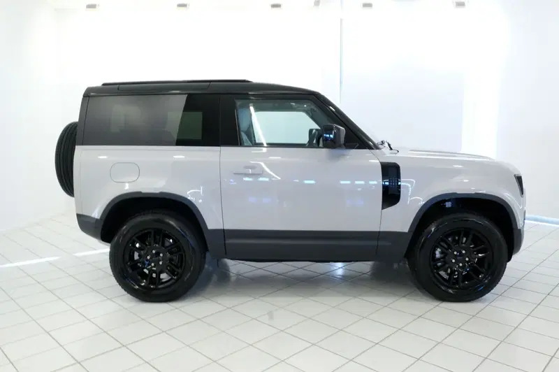 Land Rover Defender usata a Mantova (6)