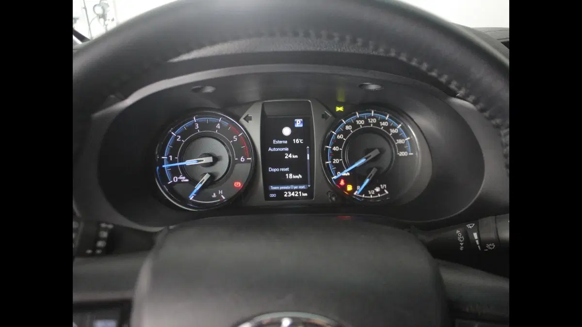 Toyota Hilux usata a Palermo (12)