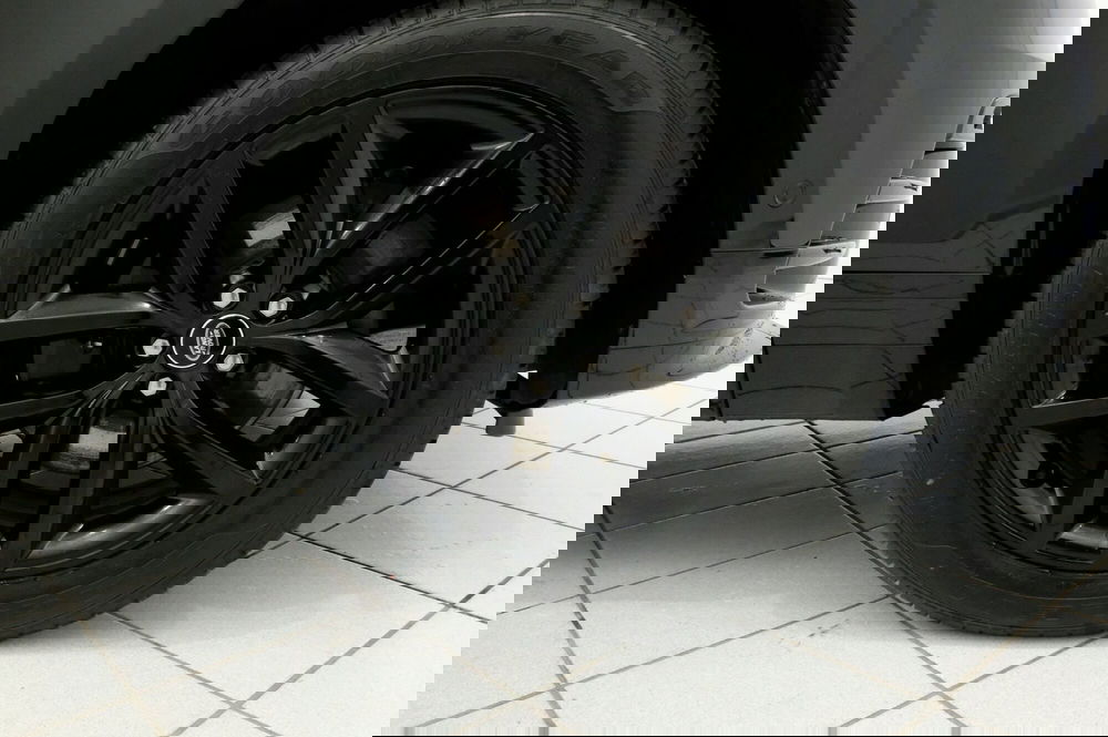 Land Rover Range Rover Velar usata a Mantova (9)