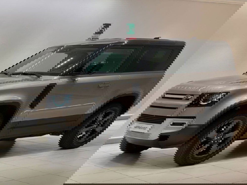 Land Rover Defender usata a Savona