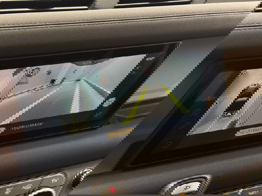 Land Rover Defender usata a Savona (13)