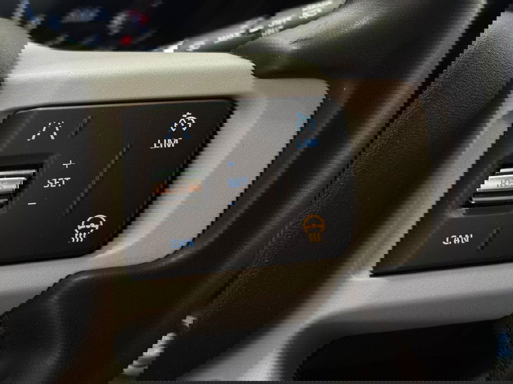 Land Rover Defender usata a Savona (14)