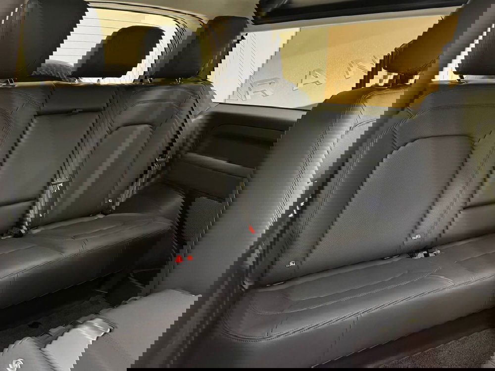 Land Rover Defender usata a Savona (5)