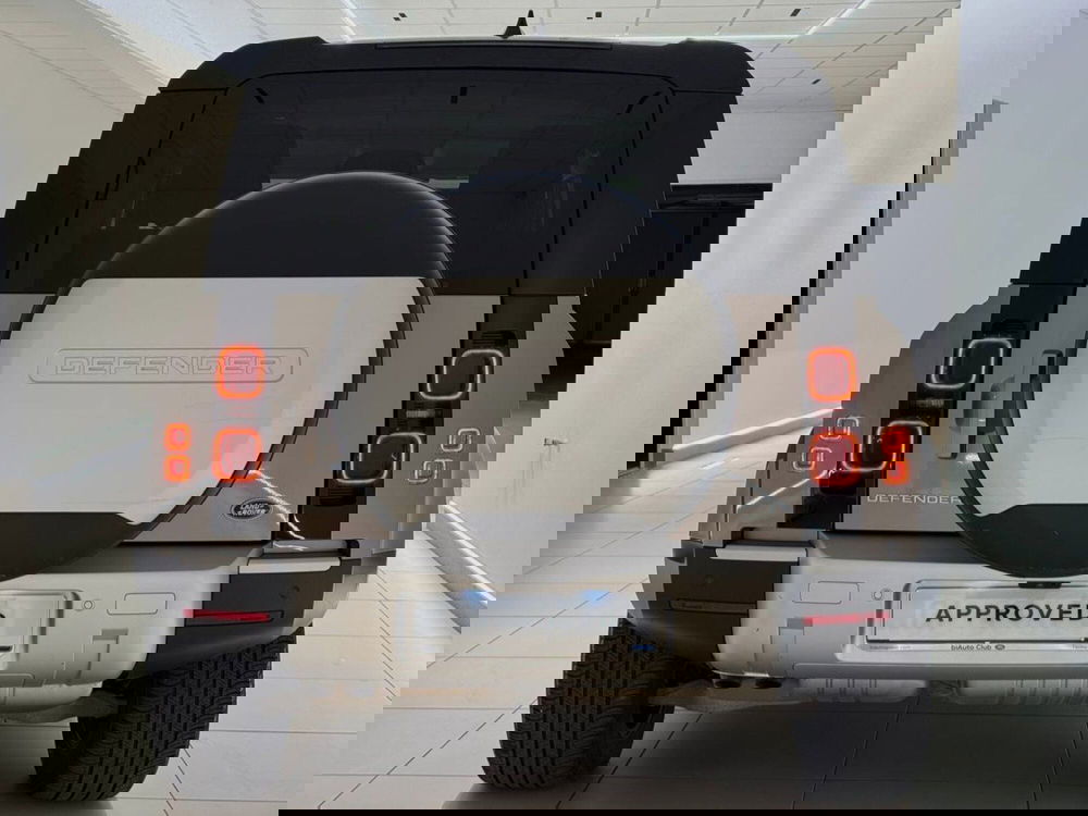 Land Rover Defender usata a Savona (7)