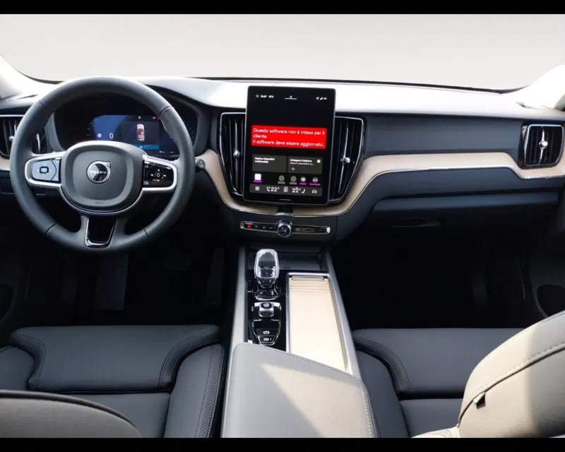 Volvo XC60 nuova a Ravenna (10)