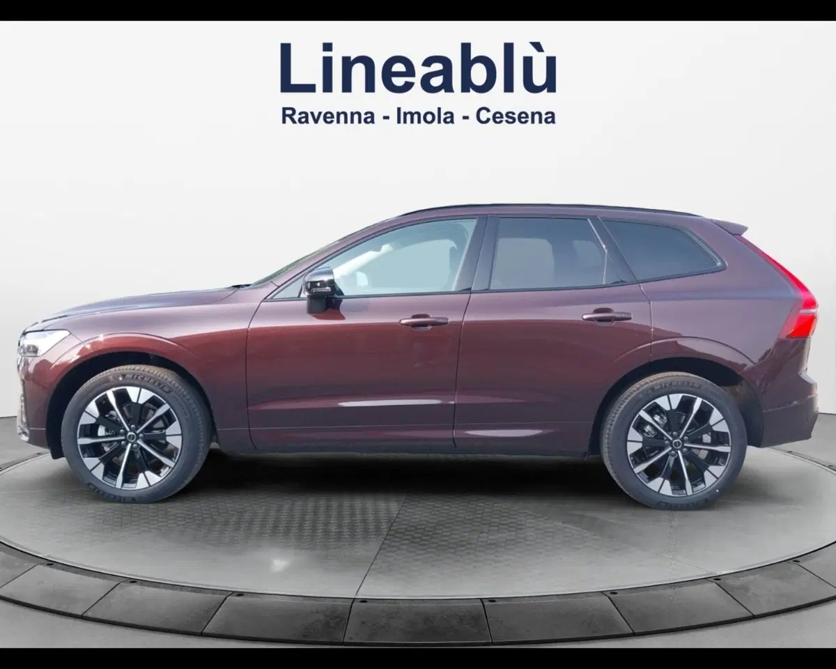 Volvo XC60 nuova a Ravenna (2)