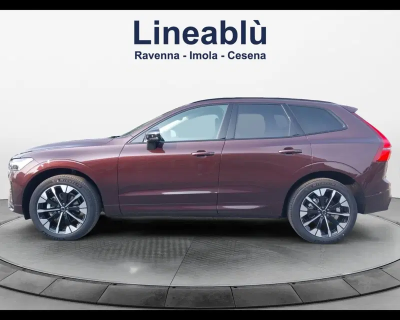 Volvo XC60 nuova a Ravenna (2)