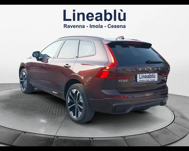 Volvo XC60 nuova a Ravenna (3)