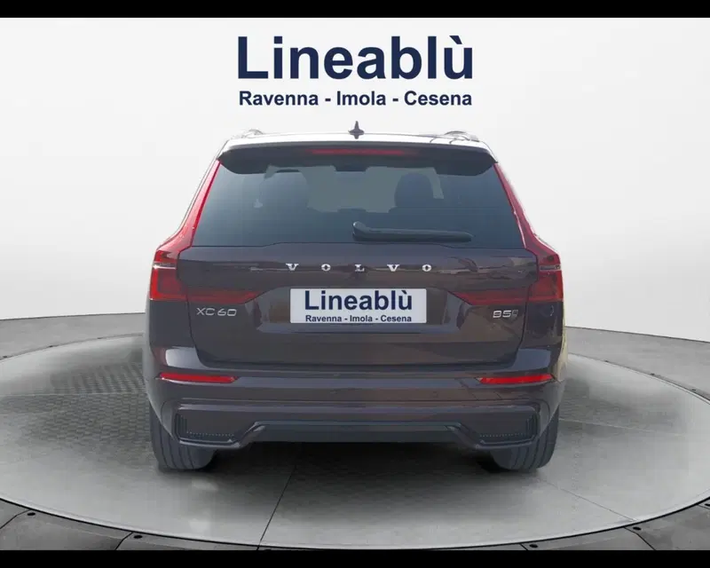 Volvo XC60 nuova a Ravenna (4)
