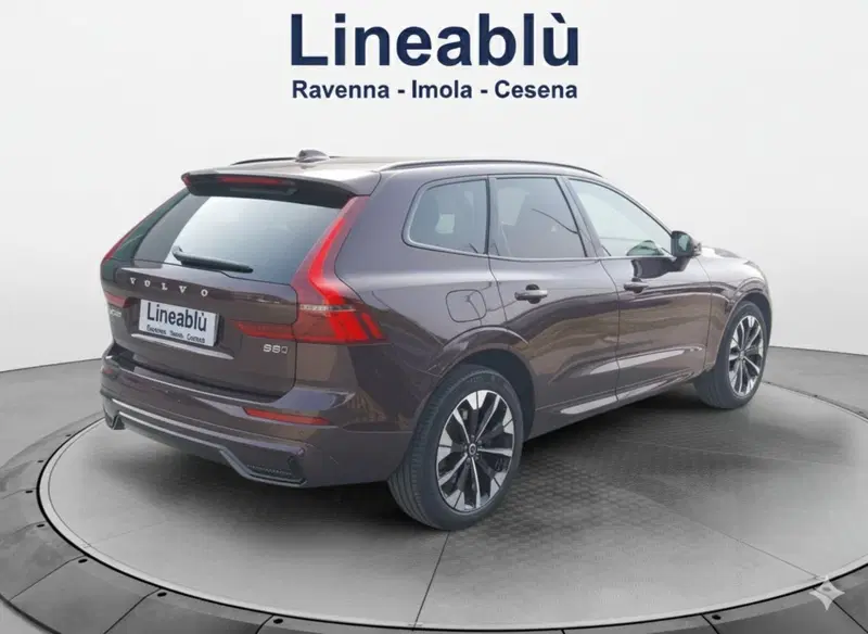 Volvo XC60 nuova a Ravenna (5)