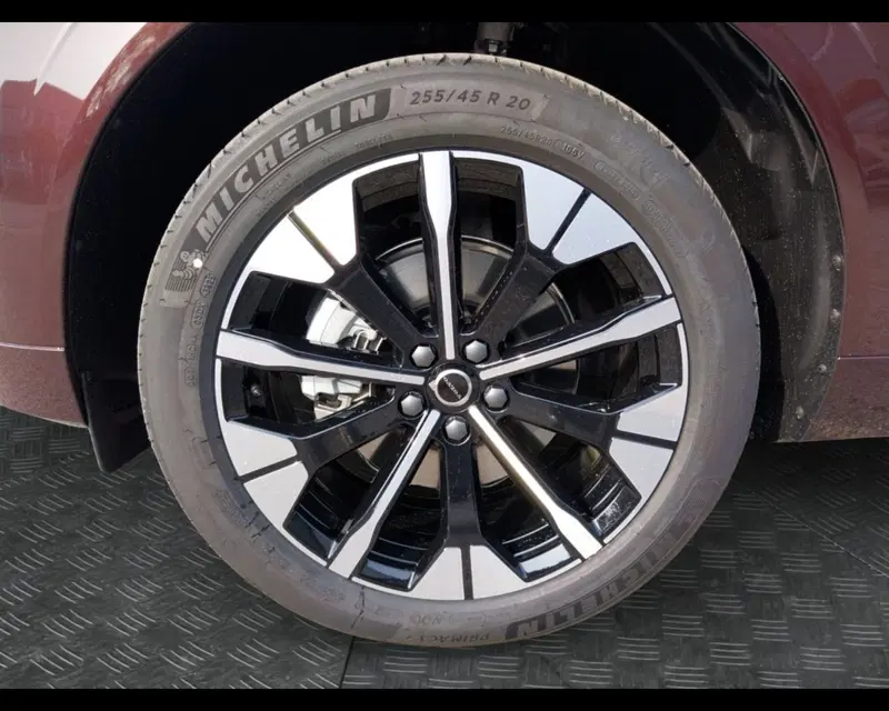 Volvo XC60 nuova a Ravenna (9)