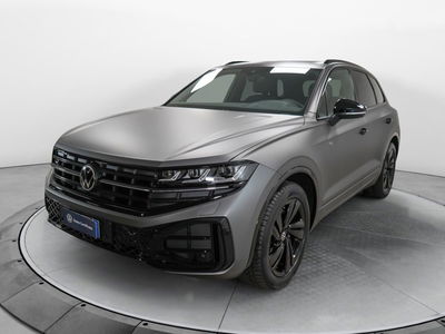 Volkswagen Touareg 3.0 V6 tdi scr R-Line Final Edition 231cv auto del 2025 usata a Carnago