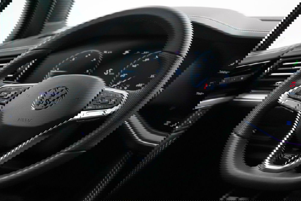 Volkswagen Touareg usata a Varese (13)