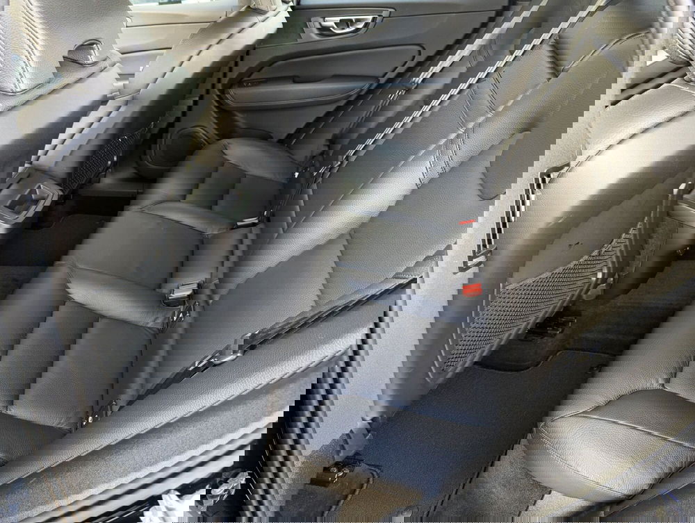 Volvo XC60 usata a Pescara (10)