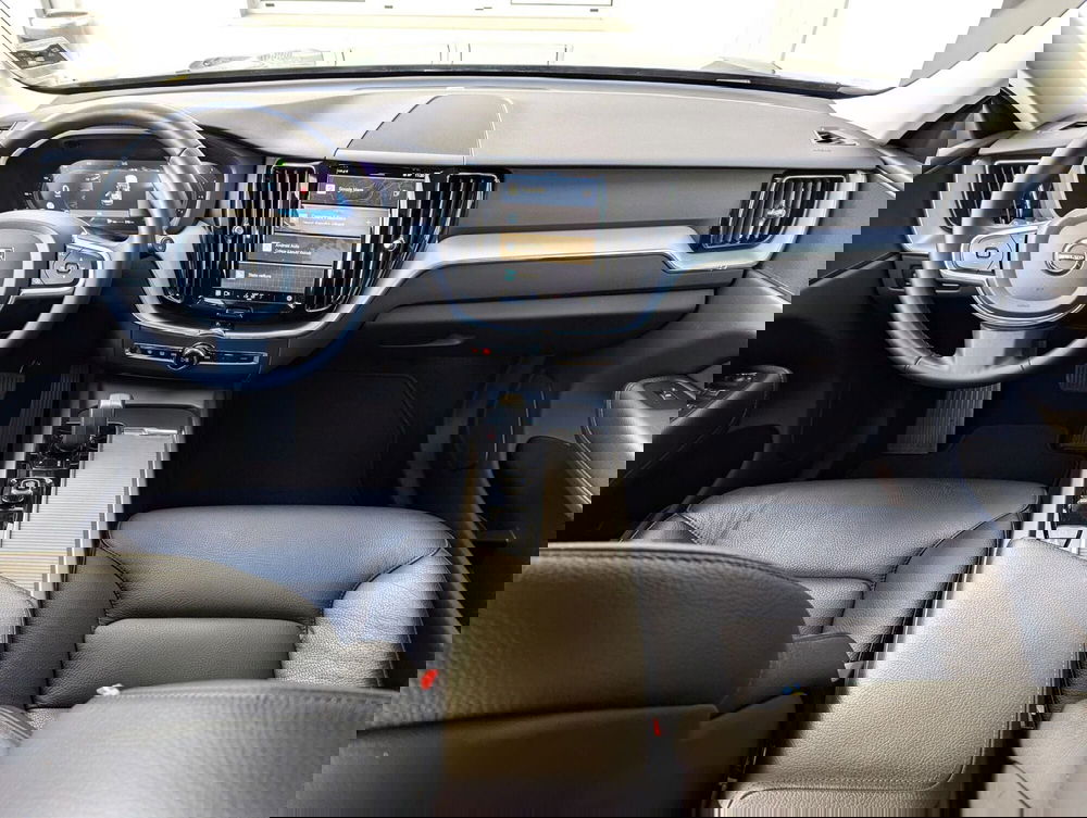 Volvo XC60 usata a Pescara (15)