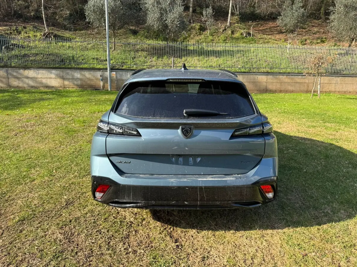 Peugeot 308 SW nuova a Salerno (11)