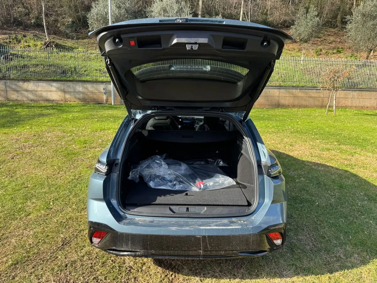 Peugeot 308 SW nuova a Salerno (12)