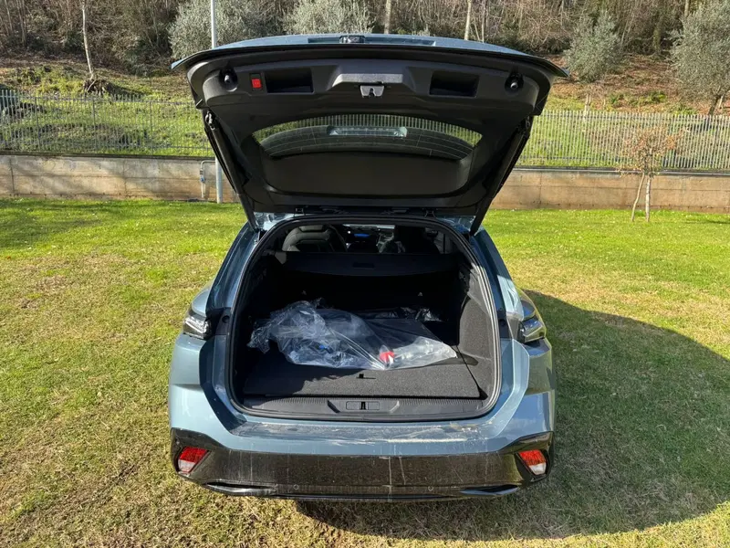 Peugeot 308 SW nuova a Salerno (12)