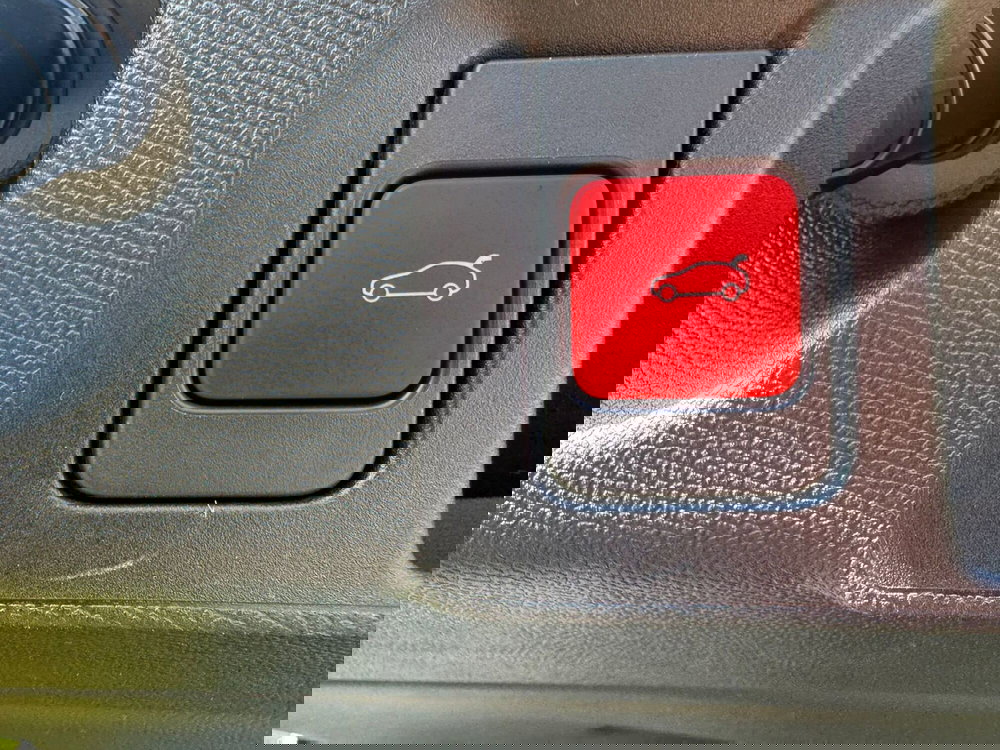 Peugeot 308 SW nuova a Salerno (17)