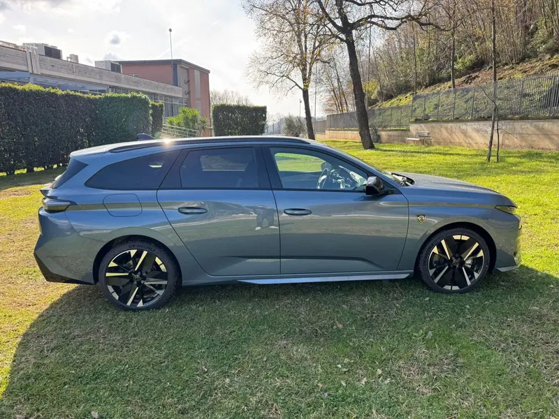 Peugeot 308 SW nuova a Salerno (18)
