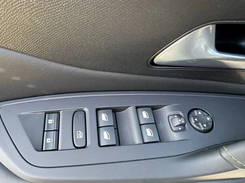 Peugeot 308 SW nuova a Salerno (20)