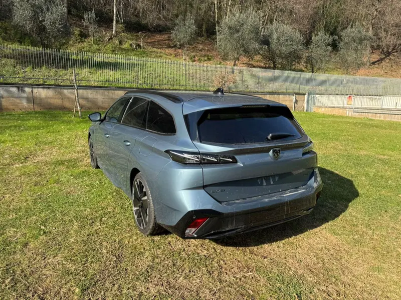 Peugeot 308 SW nuova a Salerno (3)