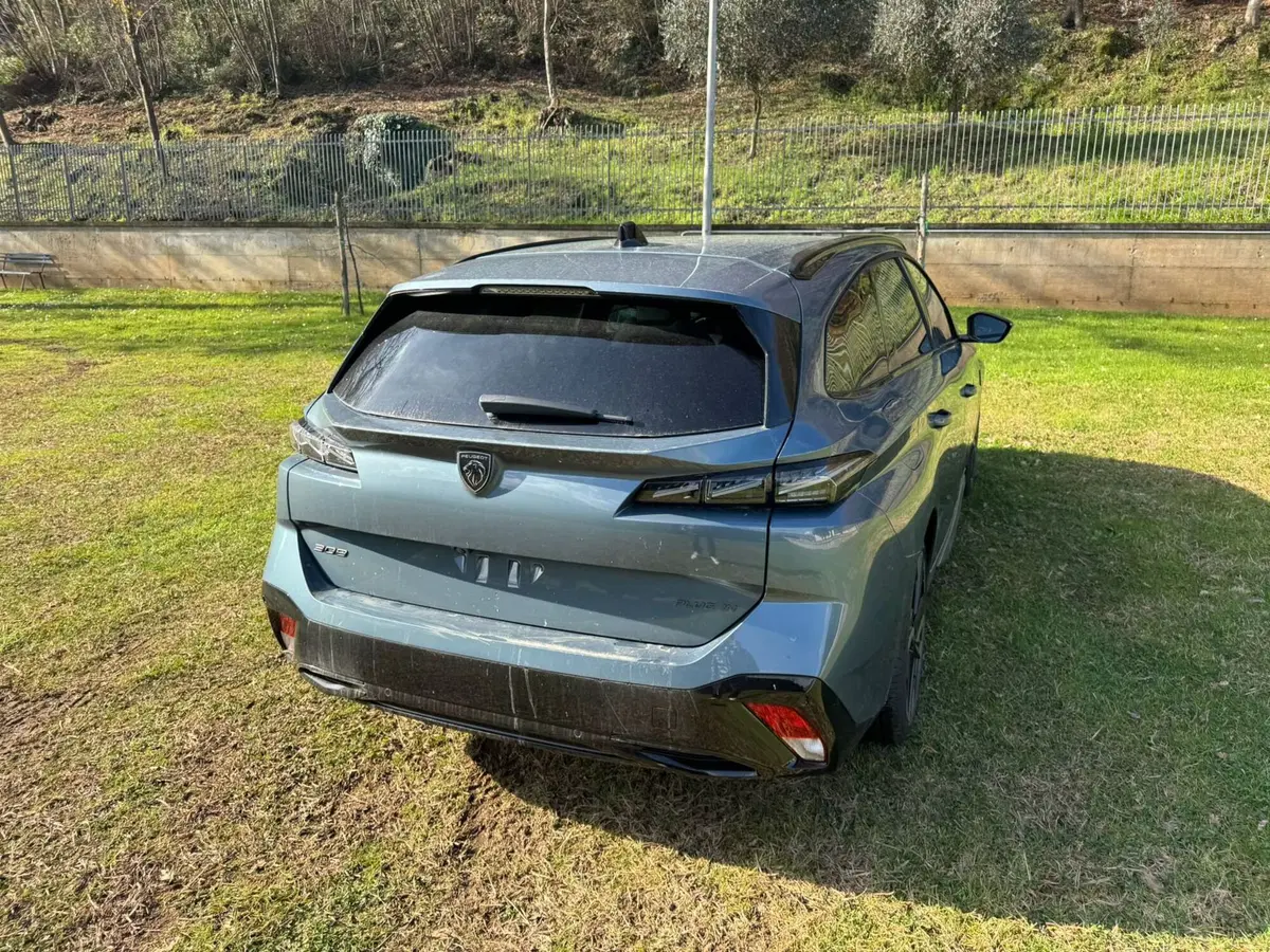 Peugeot 308 SW nuova a Salerno (4)
